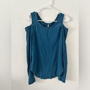 Free People Open shoulder longsleeve